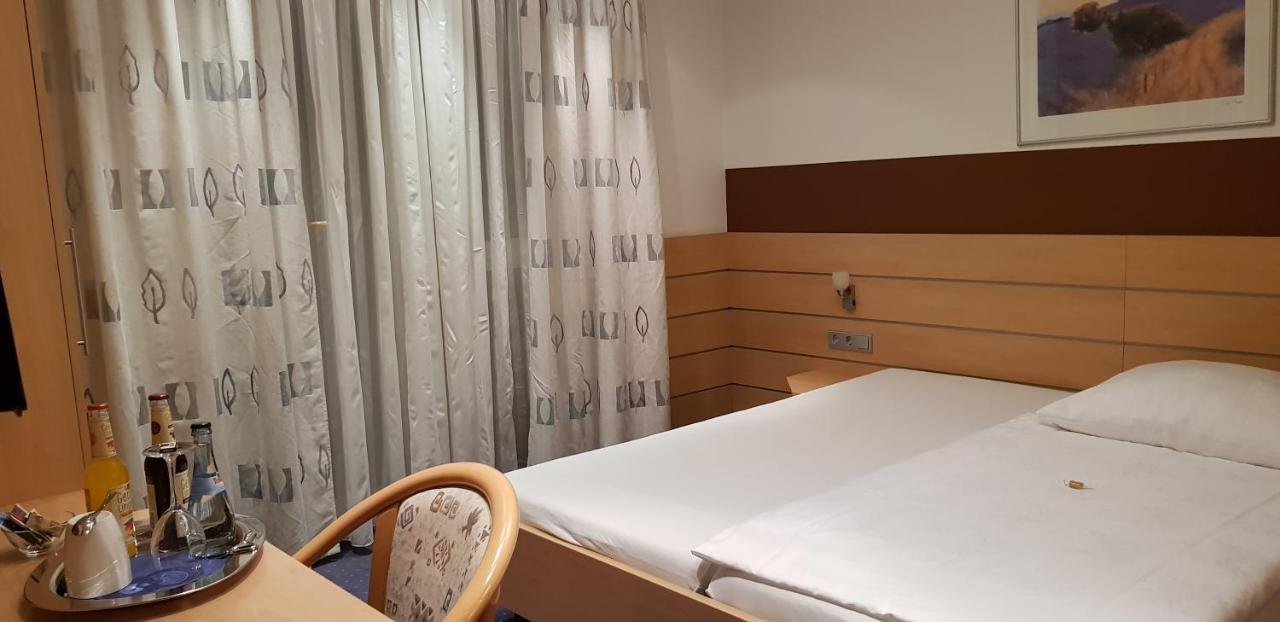 Hotel Habana Aalen Buitenkant foto